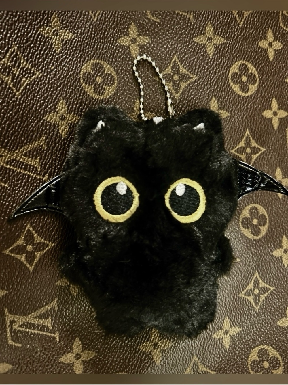 ๐โโฌ๐ NEW Black Cat Bat Wings Bag Charm Plush Fuzzy Eyes Kitty Y2K Kawaii Goth - Picture 3 of 12